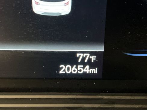 Used 2025 Hyundai Venue SEL FWD image 42