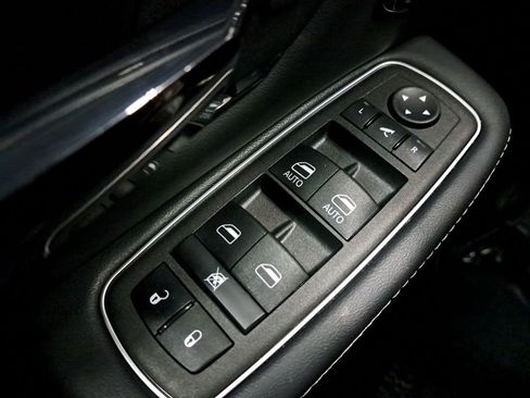 Used 2024 RAM 1500 Limited image 25