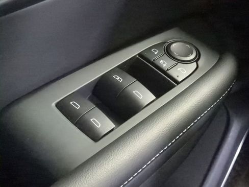 Used 2025 Buick Enclave Preferred FWD image 20
