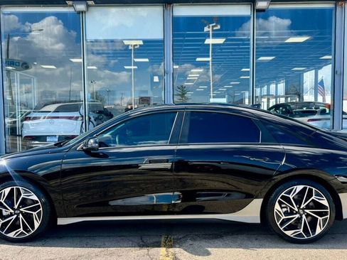 Used 2024 Hyundai Ioniq 6 SEL image 2