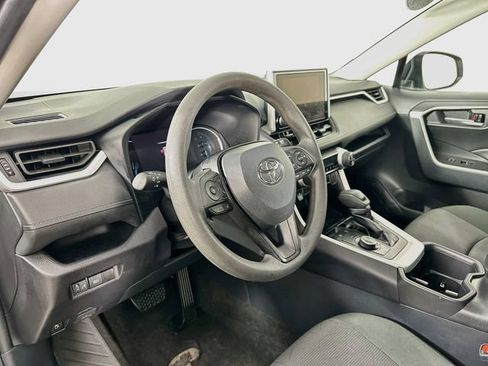 Used 2025 Toyota RAV4 XLE AWD/4WD image 17