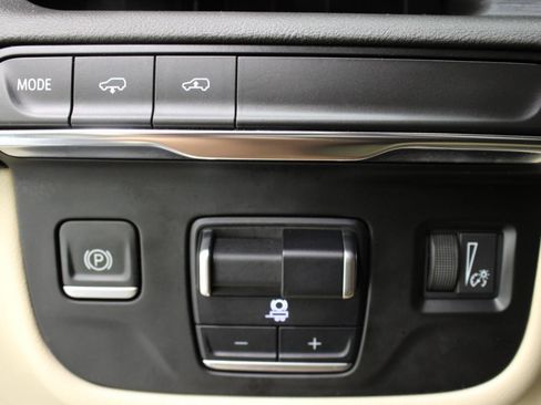 Used 2022 Cadillac Escalade Premium Luxury w/ Performance Package RWD image 59