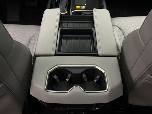 Used 2025 Toyota Tundra Limited AWD/4WD image 35