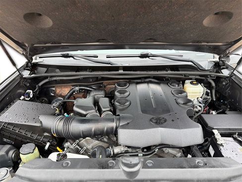 Used 2019 Toyota 4Runner TRD Off-Road image 12