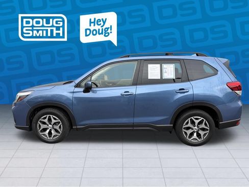 Used 2020 Subaru Forester Premium AWD/4WD image 2