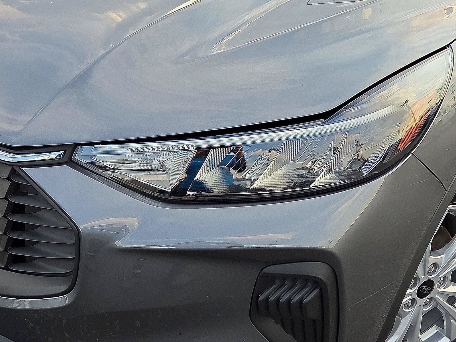 Used 2025 Ford Escape Active AWD/4WD image 4
