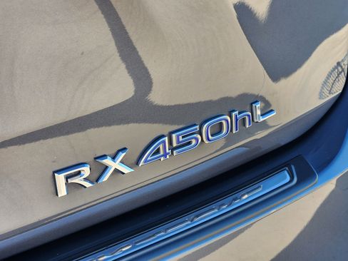 Used 2022 Lexus RX 450hL Luxury w/ Cold Area Package (CT) image 11