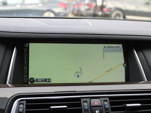 Used 2013 BMW 750i image 23