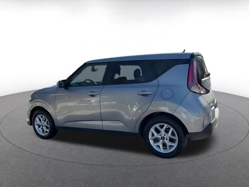 Used 2025 Kia Soul LX w/ LX Technology Package image 10
