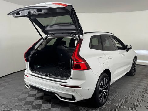 Certified 2024 Volvo XC60 B5 Plus w/ Protection Package Premier AWD/4WD image 9