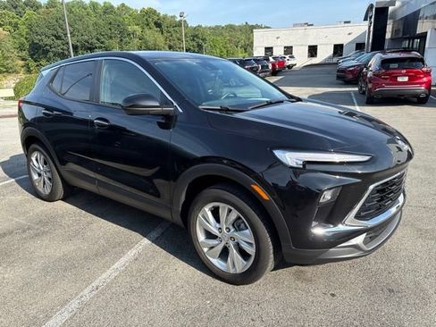 Used 2024 Buick Encore GX Preferred w/ Comfort Package AWD/4WD image 7