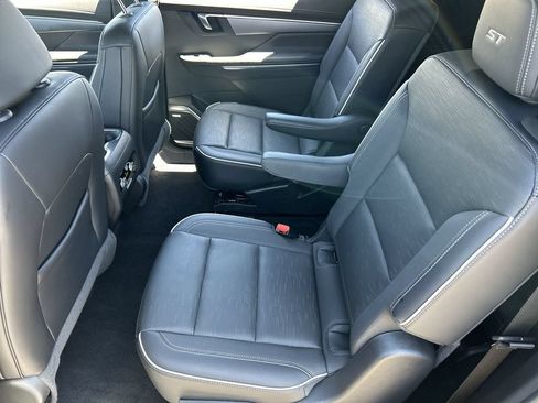 Used 2025 Buick Enclave Sport Touring FWD image 25