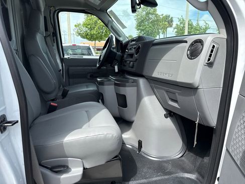 New 2026 Ford E-350 and Econoline 350 Super Duty RWD image 21
