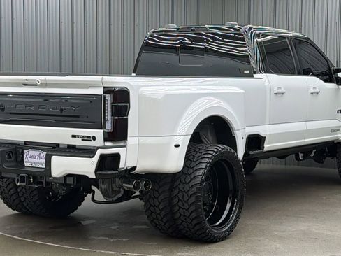 Used 2025 Ford F450 Platinum w/ Camper Package image 5