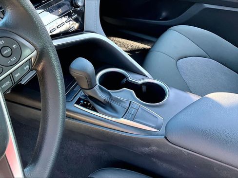 Used 2022 Toyota Camry LE image 15