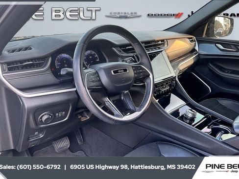 Used 2021 Jeep Grand Cherokee L Laredo image 12