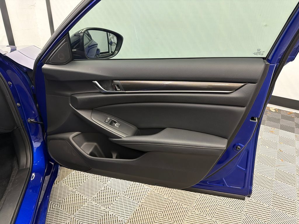 Used 2022 Honda Accord Sport image 15