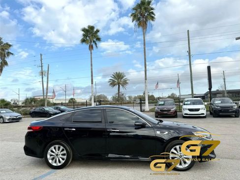 Used 2018 Kia Optima LX w/ 17" Alloy Wheels Package FWD image 5