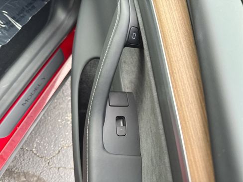 Used 2024 Tesla Model Y Long Range image 35