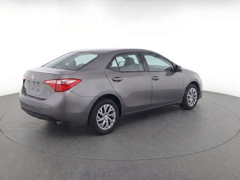 Used 2017 Toyota Corolla LE w/ Carpet Mat Package (TMS) FWD image 5