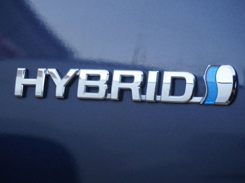 Used 2014 Toyota Camry XLE image 8