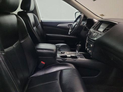 Used 2019 Nissan Pathfinder SL image 21