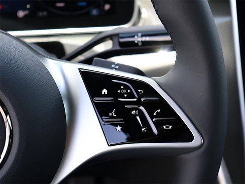 Certified 2025 Mercedes-Benz C 300 4MATIC Sedan image 32