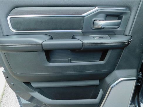 New 2026 RAM 3500 Laramie AWD/4WD image 32