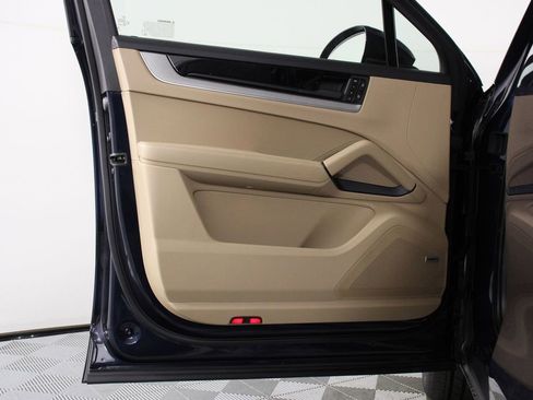 New 2026 Porsche Cayenne image 21