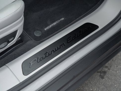 Used 2023 Porsche Panamera 4 Platinum Edition w/ Assistance Package image 33