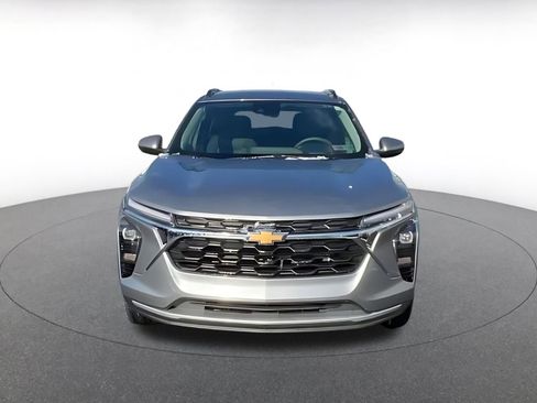 Used 2025 Chevrolet Trax LT image 8