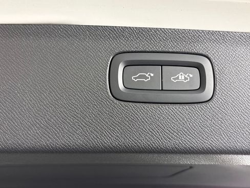 Used 2025 Volvo XC90 B6 Plus w/ Protection Package Premier AWD/4WD image 24