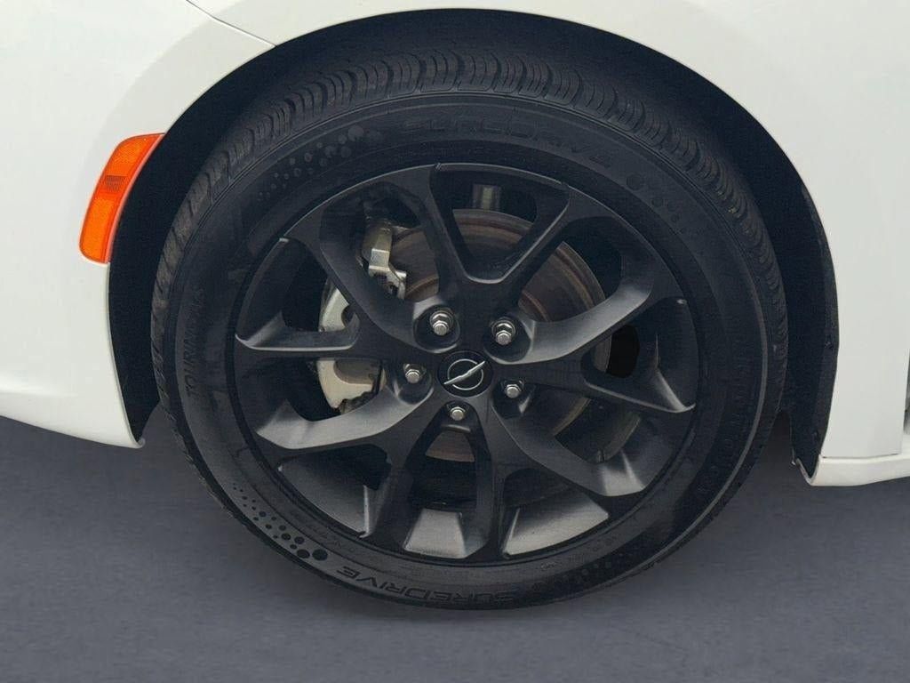 Used 2025 Chrysler Pacifica Limited FWD image 9