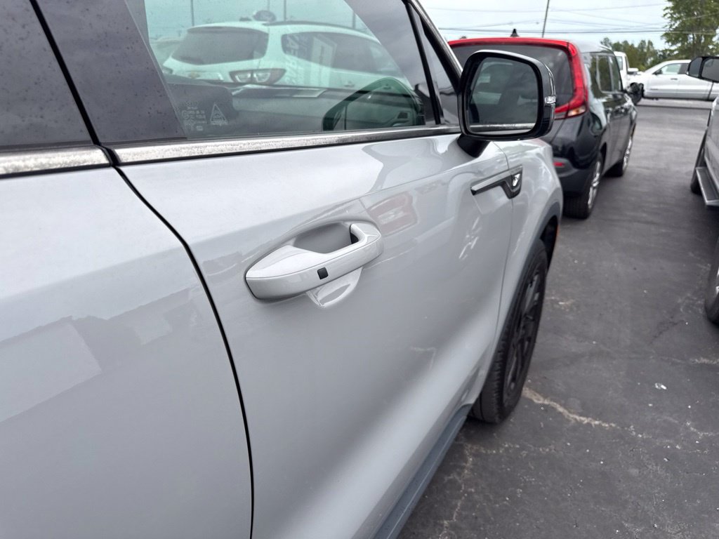 Used 2022 Kia Sorento S w/ Panoramic Sunroof Package AWD/4WD image 26