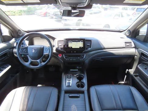 Used 2023 Honda Passport TrailSport image 17