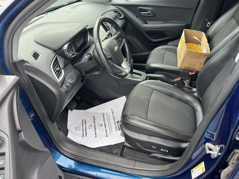 Used 2019 Chevrolet Trax LT w/ LT Convenience Package FWD image 16