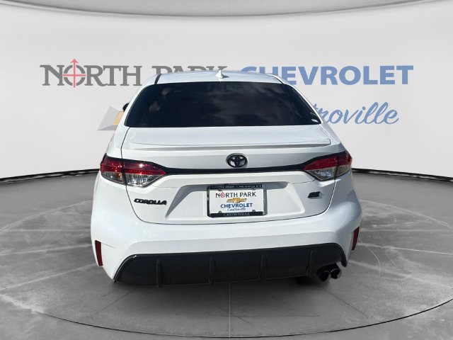 Used 2025 Toyota Corolla SE FWD image 4
