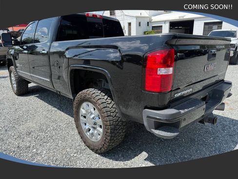 Used 2019 GMC Sierra 2500 Denali w/ Duramax Plus Package AWD/4WD image 3
