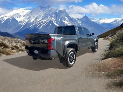 Used 2024 Toyota Tacoma TRD Off-Road w/ TRD Off Road Upgrade Package image 5
