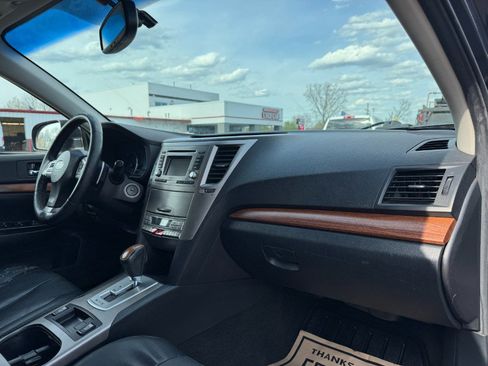 Used 2014 Subaru Outback 2.5i Limited w/ Moonroof Package AWD/4WD image 20