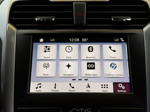 Used 2019 Ford Fusion SE FWD image 35