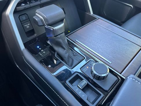 Used 2025 Toyota Sequoia Capstone image 23