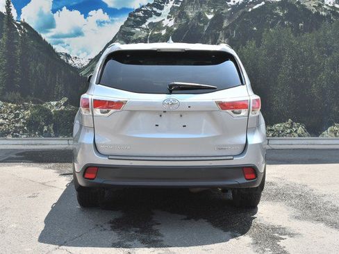 Used 2015 Toyota Highlander Limited Platinum AWD/4WD image 10