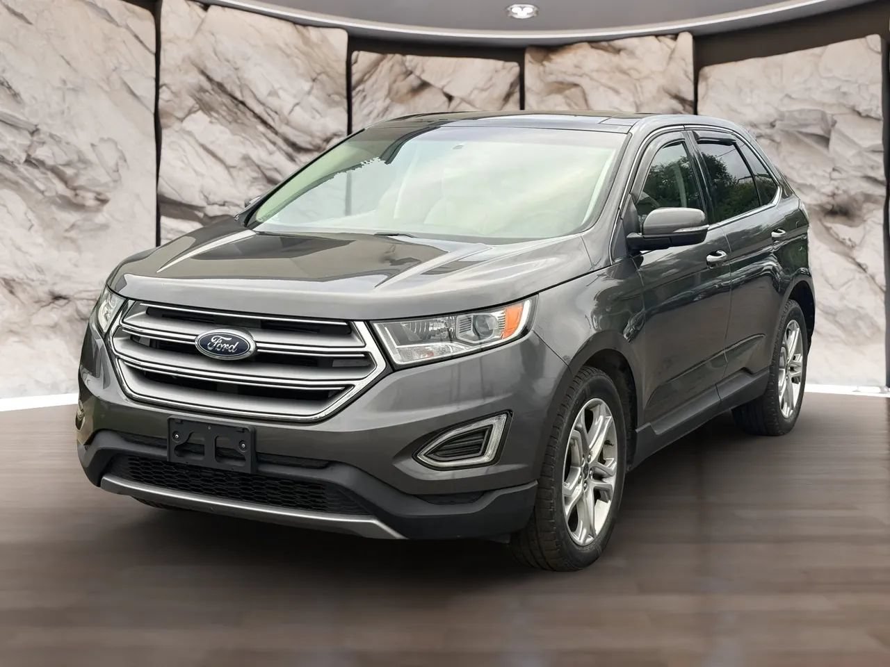 Used 2017 Ford Edge Titanium w/ Technology Package AWD/4WD image 3