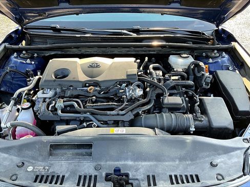 Used 2025 Toyota Camry XLE FWD image 29
