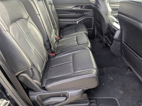 Used 2024 Jeep Wagoneer Series II w/ Flexible Seating Group image 20