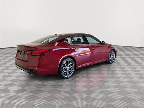 Certified 2024 Nissan Altima 2.0 SR image 12