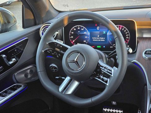 New 2025 Mercedes-Benz GLC 350e 4MATIC image 16