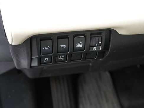 Used 2022 Subaru Ascent Limited AWD/4WD image 26