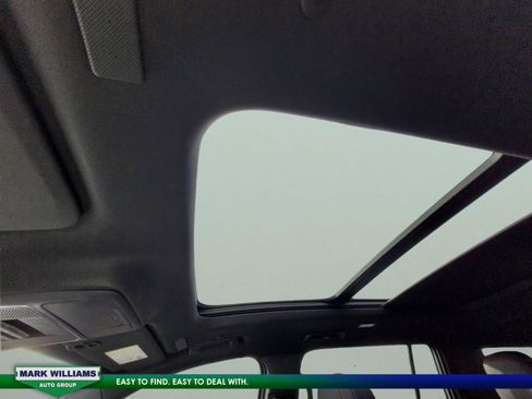 Used 2024 Chevrolet Traverse RS image 59